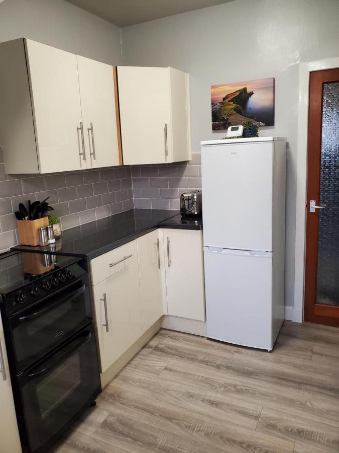 Carvetii - Mayhaven House - Tranquil Cul-De-Sac - 2 Bedrooms, Sleeps 4 Guests Данфермлін Екстер'єр фото